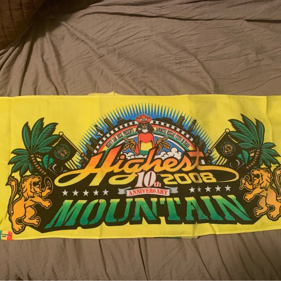 Limited “Highest Mountain” Japan 2008 10th Anniversary T-shirt and Towel Set - Picture 7 of 8